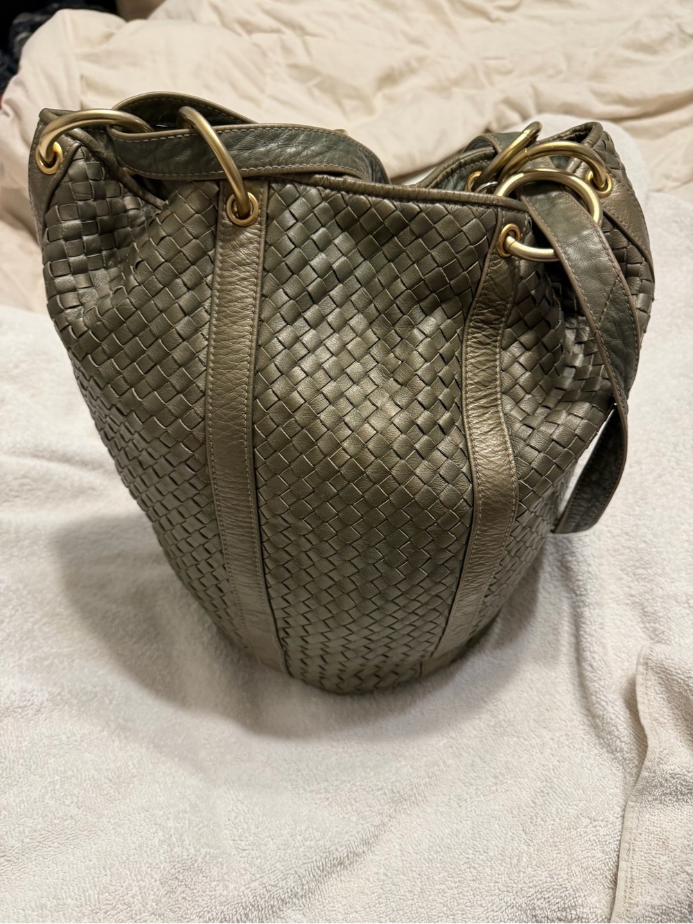 Woven Bucket Shoulder Bag in Olive Green